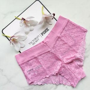 NWT PINK VICTORIA'S SECRET NO-SHOW FLORAL LACE CHEEKY PANTY IN FUCHSIA PINK SMAL